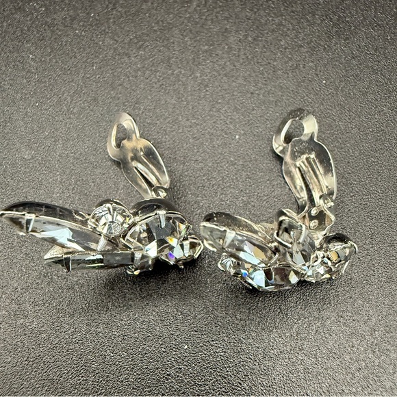 Sparkling Ice Crystal Cluster Earrings Signed Keyes - Clip On - Picture 14 of 17